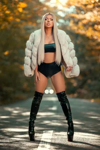 IvyRubens Let me feed you fur addiction, along with your hunger for shiny boots! Pic