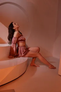 ElsaYoung Public 圖片 2