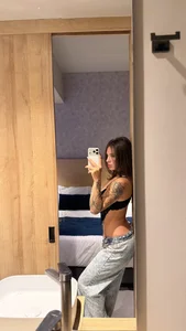 🌚 de lary__  2 Imagens