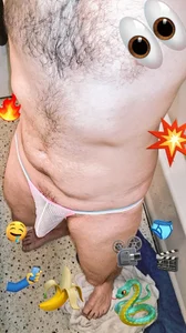 Fuçk i get so hard shown naughty self N wish more realize how sexy af N naughty i👀🩲🤳🤤🍌😋🍑🥴🎥 de ROCKHARDDADDY86  4 photos