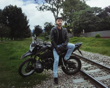 dam0n_fr0stのDo you dare to hop on my bike?の 4枚の写真