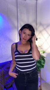 Isis1515のHey there 😈🖤の 6枚の写真