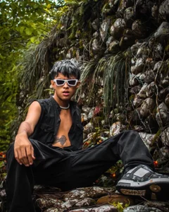Elioth_18 Connecting with nature and being sexy 🍀❤️‍🩹 Pic 4