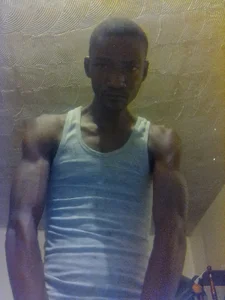 LookingLover34 Public Pic 6