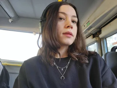 EleneBrach Strolling Pic 3