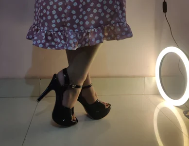 Public od HotNiyathi  3 snímek