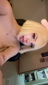 _Wynne의 Blonde 앨범 섹스 사진 2개