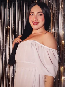 TomLondon_ Happy new year 2025 💥✨💄🎉❤💘 Hình 6