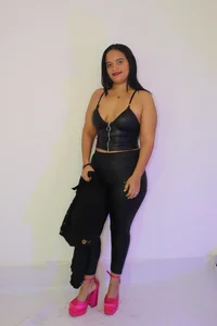 brunnette_hot Public  2. fénykép