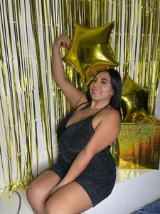 KendalMilleer Happy New Year 💗🥂 Immagine  6