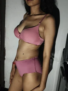 Aameesha Feel me Foto 4