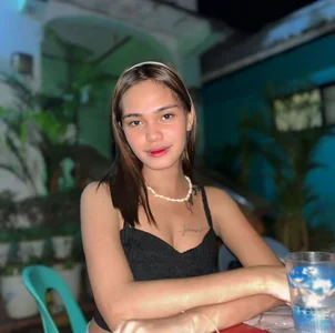 PetiteHugecockTs Public Pic