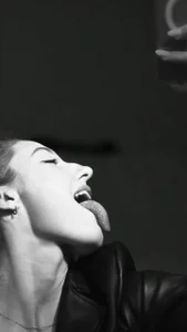 AvelinaSchepp something from a photo shoot Pic 2