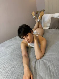 Adeline_Perle so sexy Pic 4