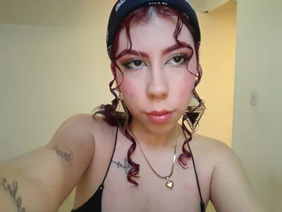 Luna-Naughty Public Pic 6