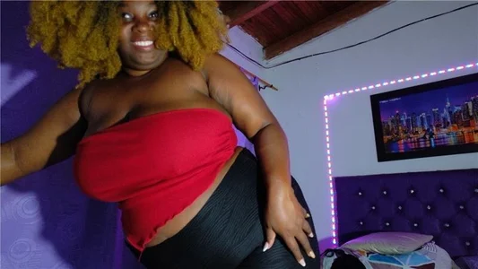 ebony_NeighborMoans: Do you want some of this chocolate? ( фото)