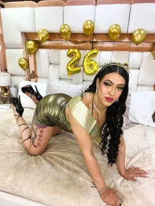 ArianaBlum Happy 26 🎂💛 Εικόνα 5