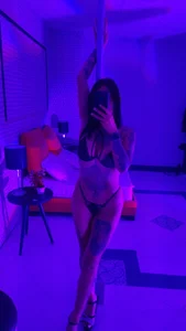 Sharoon_gh Purple tube passes through my skin Billede 3