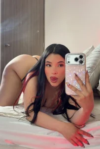 imnikaa_ Your favorite little ass is back😈 Bilde 2