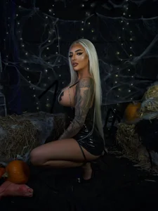 Peek-A-Boo 😜🎃 od MissObsidian  3 snímek