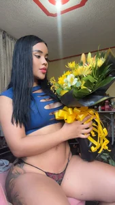 laure_torres Flores amarillas Immagine 