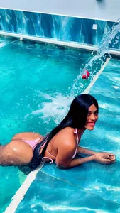 Public od Brunette__Hot_XXX  7 snímek