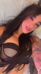 ZOETTAYLOR 🩷🧜🏽‍♀️✨ Pic 5