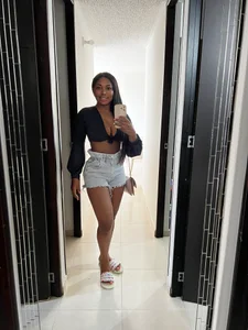 Meganbelford1のPublicの枚の写真