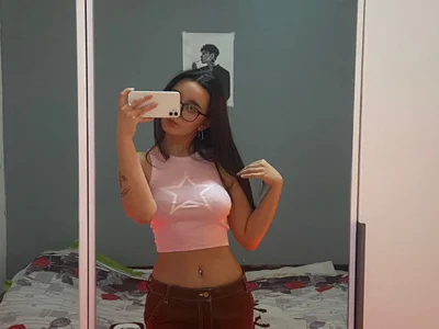 Melly_KissPublic Bild