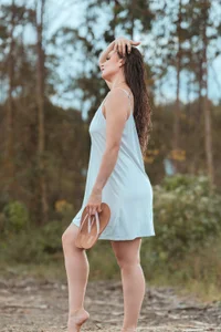 BridgetRodriguez Sexy moment in the forest 🍃 Bilde 2