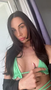 juicy-Alison Public Pic 4