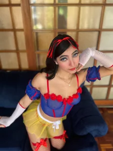 MarianaBranzz Will I need to 7 dwarfs? or 7 papis? Foto 9