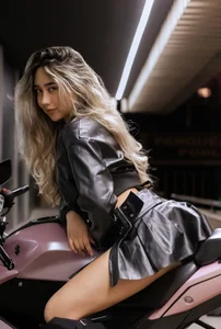 Hornyholly__: Public ( 2 фото)