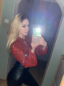 Public de sambuqueen  3 Imagens