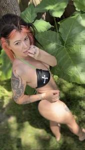 MarlaFknSinger All Natural Wild Woman 🌴👙🙈 Natural body, Hairy, Non shaved Armpits for fetish 圖片