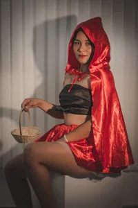 alisson_sanders Beauty Little Red Riding Hood Pic