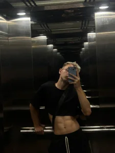 NikiKerryCum Niki Pic 3