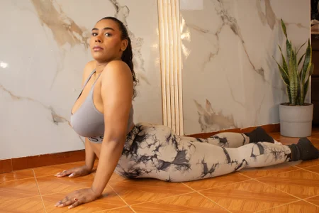 Morochaa-fire HOT YOGA Pic 4