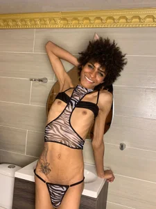 Violett_Salvatore Public  4টি ছবি