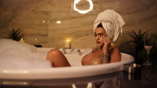 Nicol2Naya Your divine fantasy just came alive 💋 Pic 3