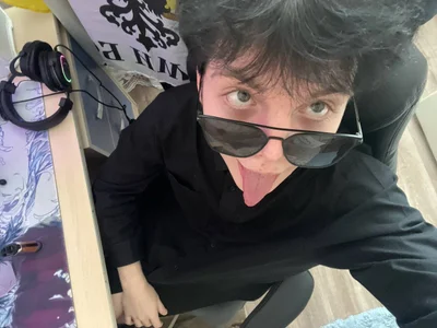 whiteinfinity의 tongue 앨범 섹스 사진 1개