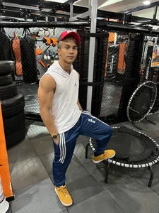 Leonard_Price In the Gym Immagine  5