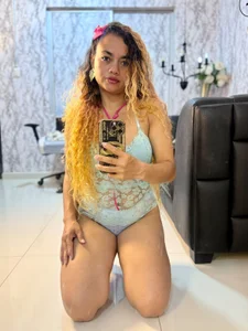CurlyMamii Hott 🔥 Foto 3