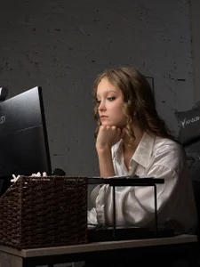 SerrenaAa Public  2টি ছবি