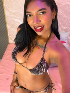 Sexy brunette 🙈 od VickyyStone  3 snímek