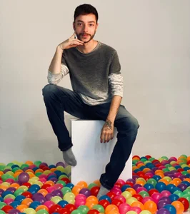 noah_ricciのCome and meet my colored balls!! 🧡💛💚💙💜🤎🖤💗の 2枚の写真