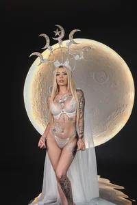 Moonlight Desire de HannaConnor_  2 Imagens