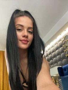 LeyaCass Selfie Pic 3