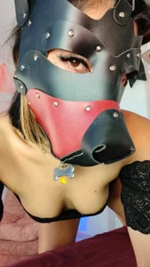 AndreaVelasco Submissive, loyal… and ready to play 🖤🐾 Pic 4