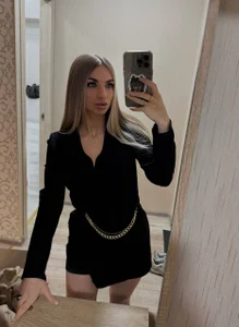 ArinaWong Public صورة واحدة|ArinaWong Public صورتان|ArinaWong Public  3 صور|ArinaWong Public  3 صورة